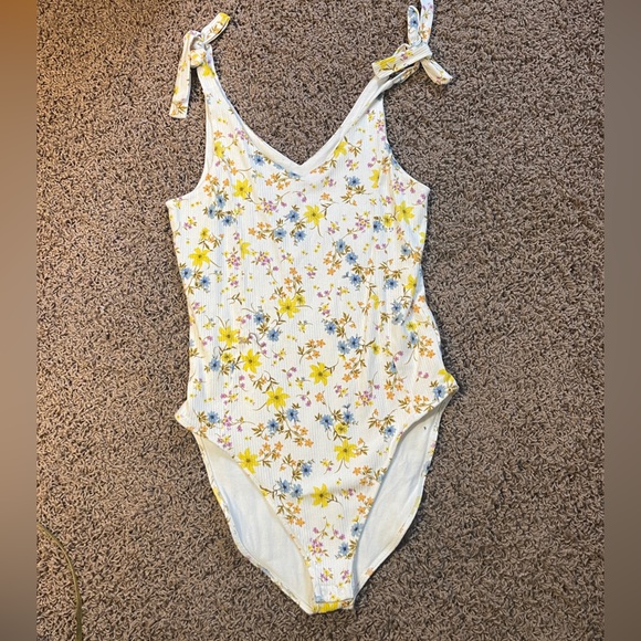 NWOT old navy floral body suit xl - Picture 4 of 9